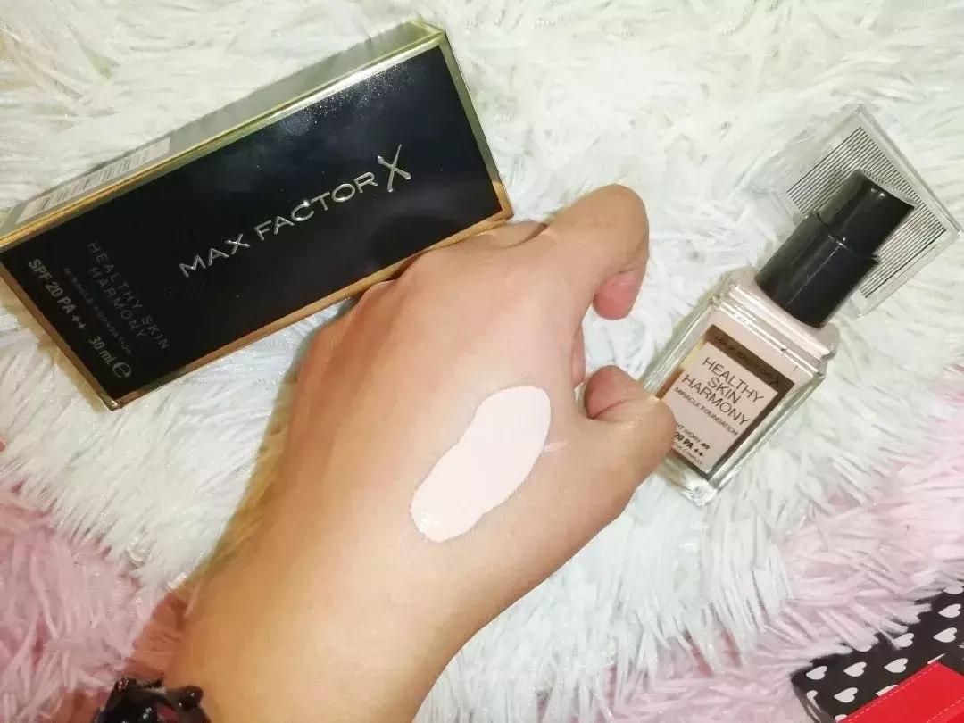 蜜丝佛陀粉底液哪款没那么暗沉,蜜丝佛陀烟酰胺养肤粉底液测评