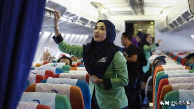 全球十大最美空姐航空公司,6家航空公司