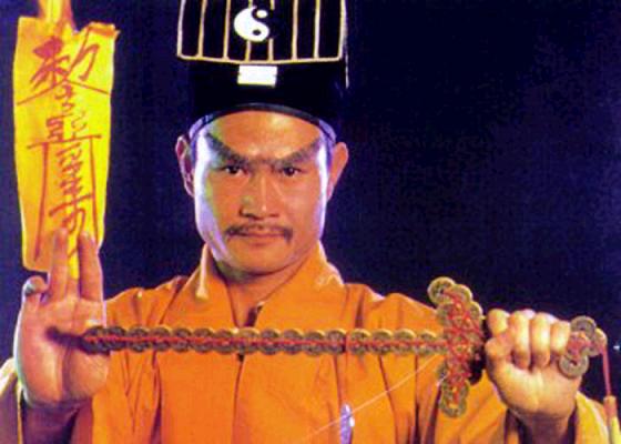 比林正英早的香港僵尸片,洪金宝和林正英的僵尸电影全集