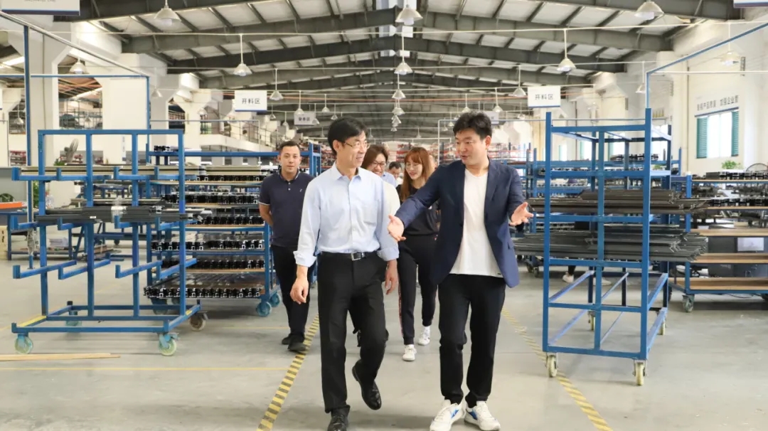 欢迎德国诺托(ROTO)中国总经理杨建辉一行莅临亿合门窗参观