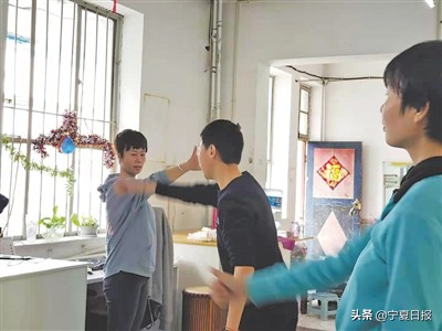 牵着蜗牛去散步教育故事,宁夏故事戈壁滩