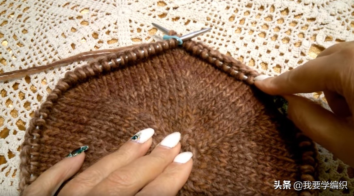 中老年妈妈冬季帽子帽顶编织教程,表达爱的简单刺绣