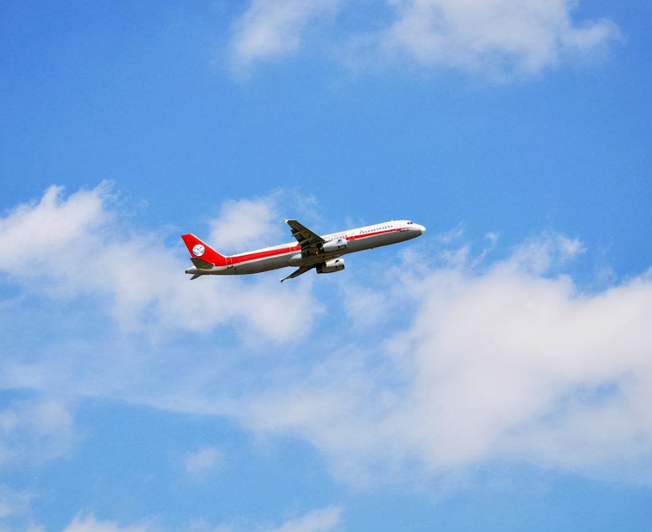 飞机起飞前空姐说什么注意事项,为什么飞机起飞后空姐要拉上帘子