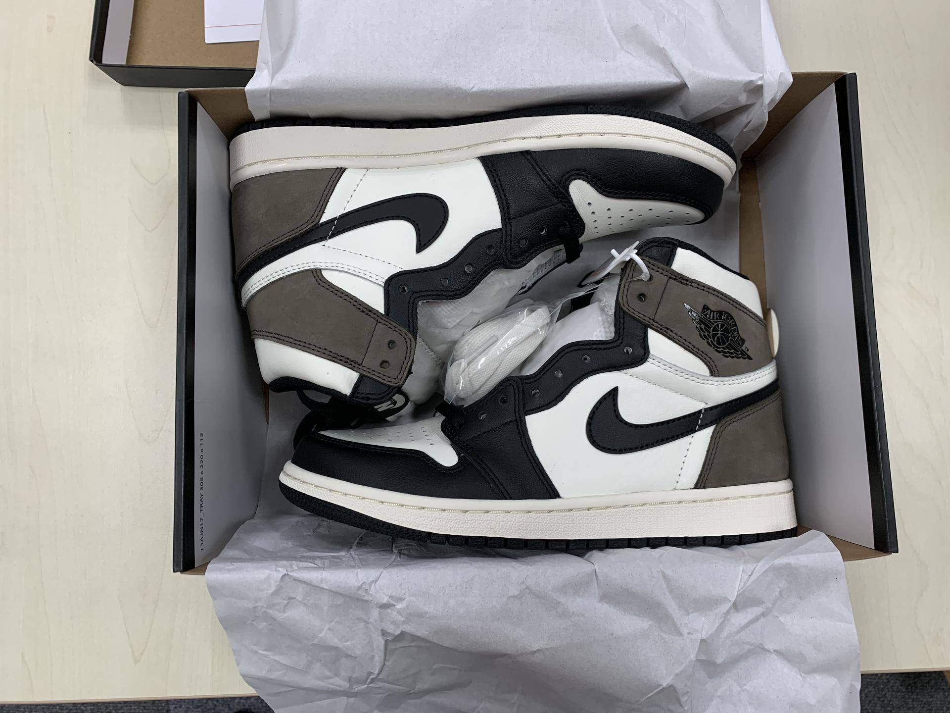 入手小倒钩AirJordan1DarkMocha