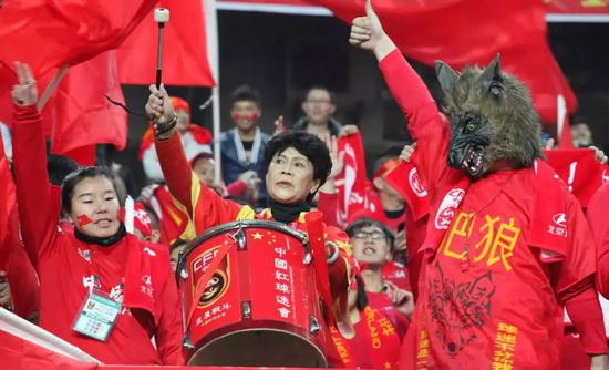 董大姐的一生视频,中国女足董大姐