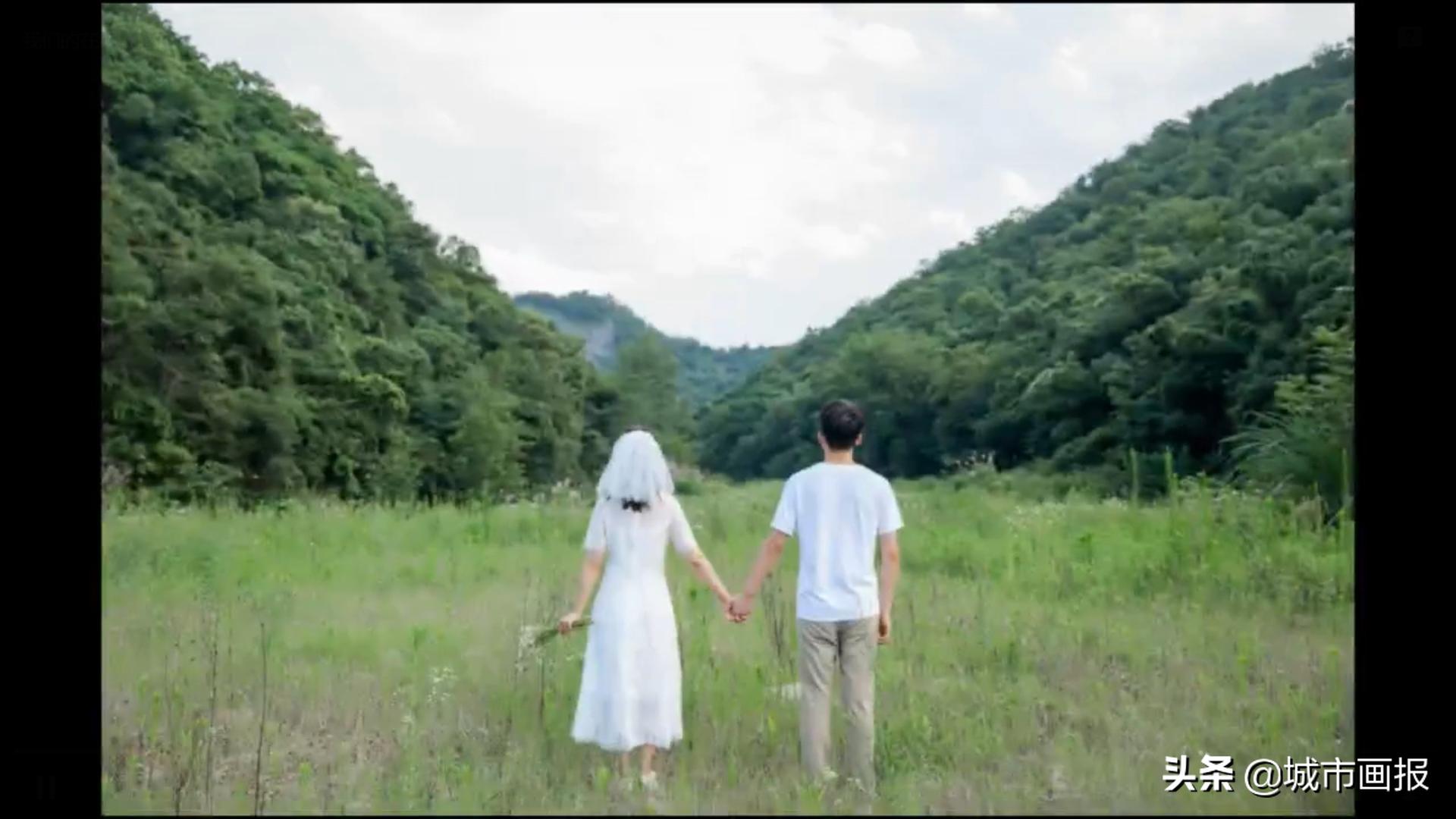 他俩结个婚，千万网友自备酒水围观，还在线随份子