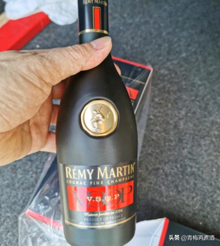 张裕白兰地珍藏级和大师级对比,入门款白兰地酒品牌排行