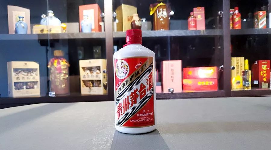 奈不何茅台老大，这两瓶酒都在争老二，找来尝尝看怎么样