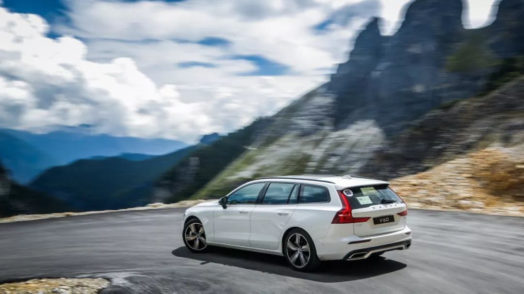 带你领略诗与远方全新沃尔沃v60,试驾沃尔沃v60最新款