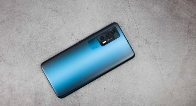 不到2000元目前这4款手机最值得买,最近新机不断这5款手机值得入手