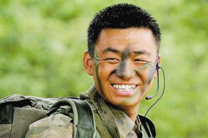 撤侨令下”傻根”王宝强突然不傻了,董卿恐将面对“骨肉分离”