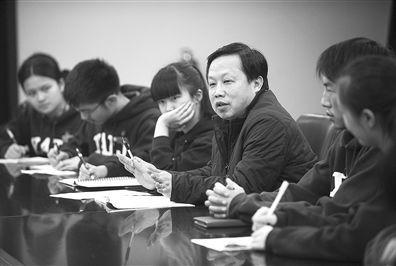 学校无门禁，学生染发，一本率超90%：雅礼中学怎样育人又育分？