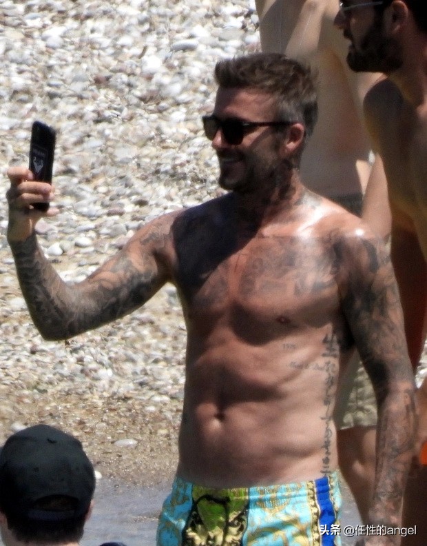 大卫贝克汉姆在英国多受欢迎,大卫贝克汉姆小时照