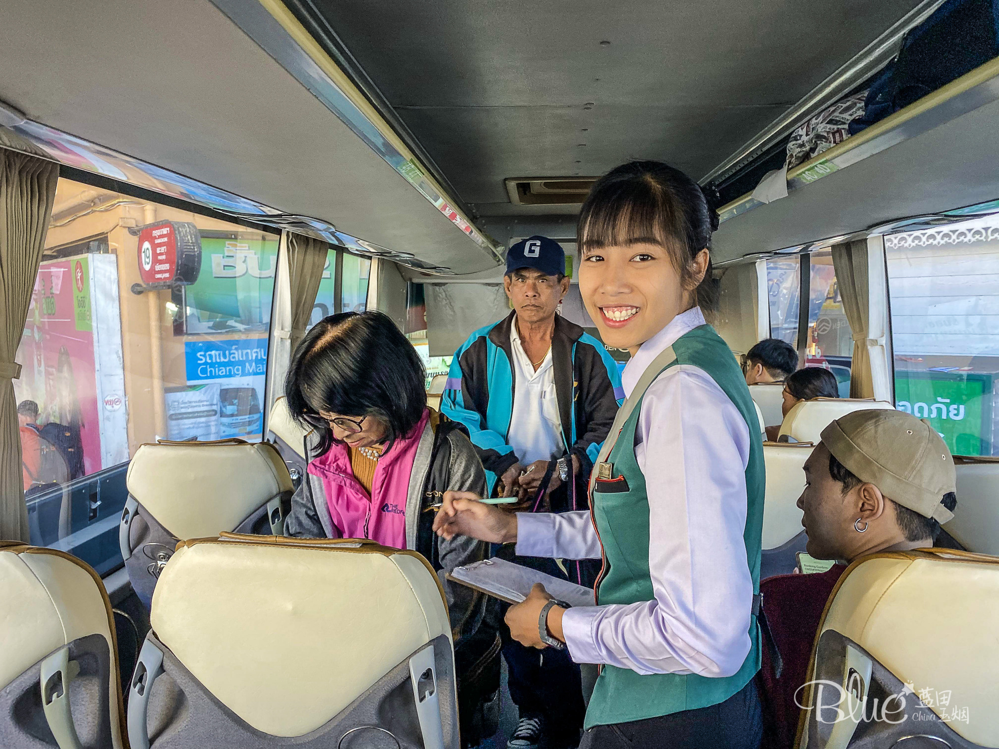 泰国旅行攻略，如何在清迈购买去清孔的车票，巴士小姐姐还很漂亮