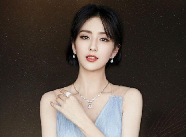 张翰明星机场安检,明星机场张翰