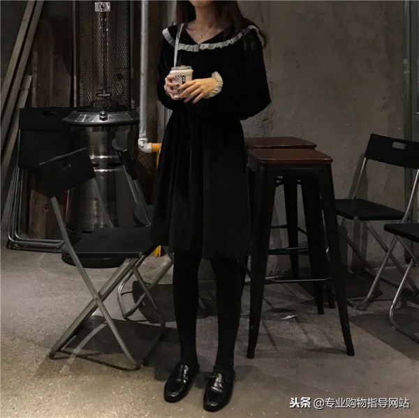 秋冬最高十几度穿搭显瘦,冬季直筒黑裤子穿搭