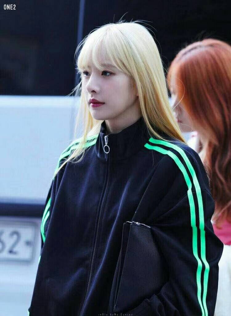 明星机场穿搭2021最近,小个子明星日常穿搭