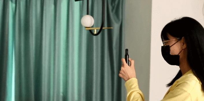 住酒店成为“网剧主角”？小米有品爆款手电，让“第三只眼”现形