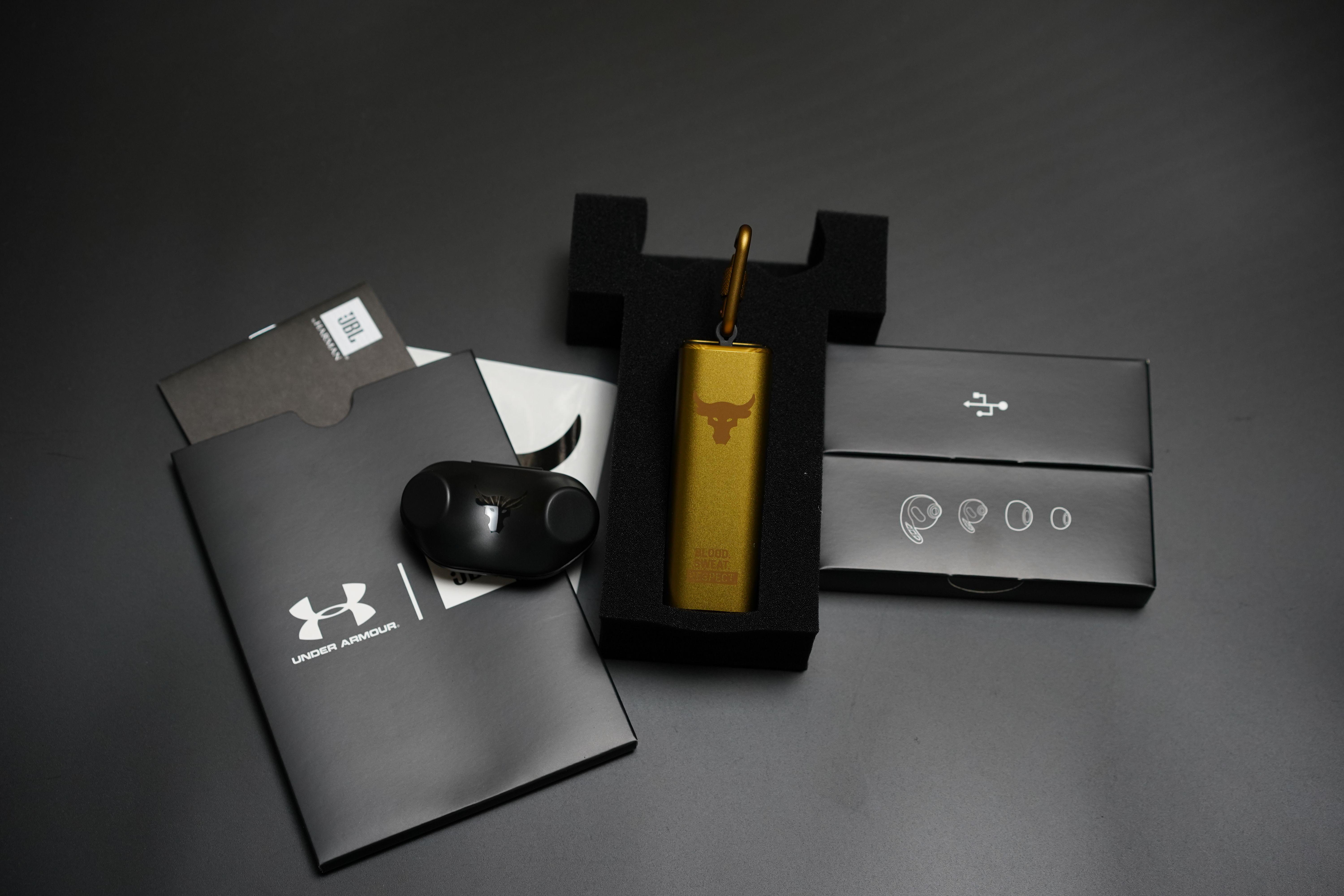 jbl小金盒一代测评,jbl小金盒耳机测评