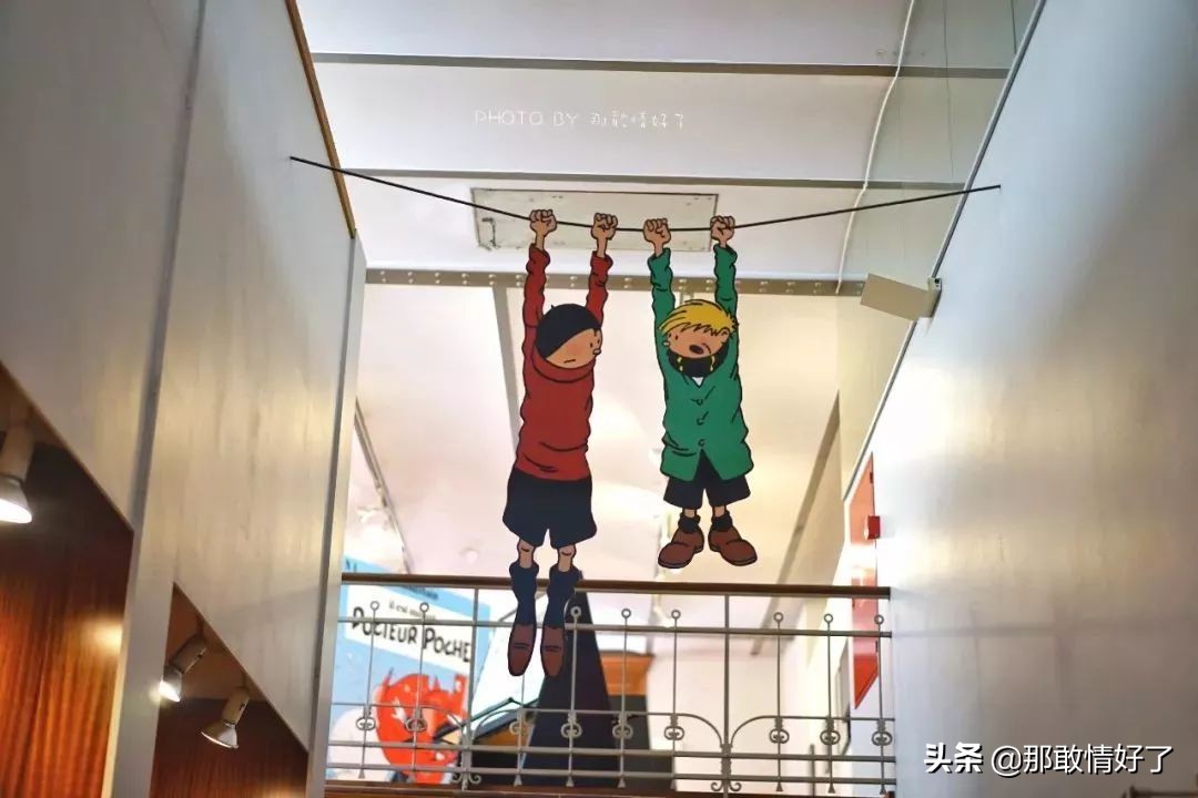 在蓝精灵的故乡邂逅天价纹身*国猪中**，只因我国没有动物保护约束