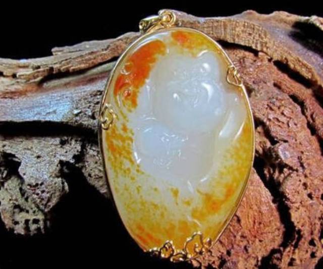 顶级和田羊脂白玉多少钱一克,精品和田玉籽料原石价值八十万