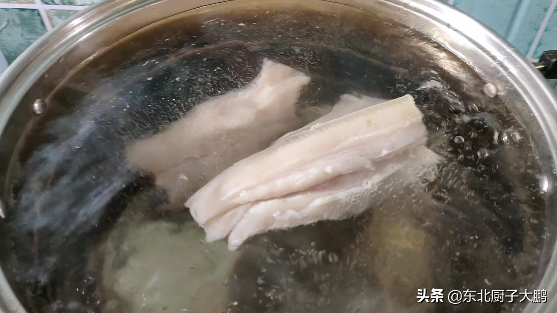 农村大锅杀猪烩菜,东北杀猪烩菜