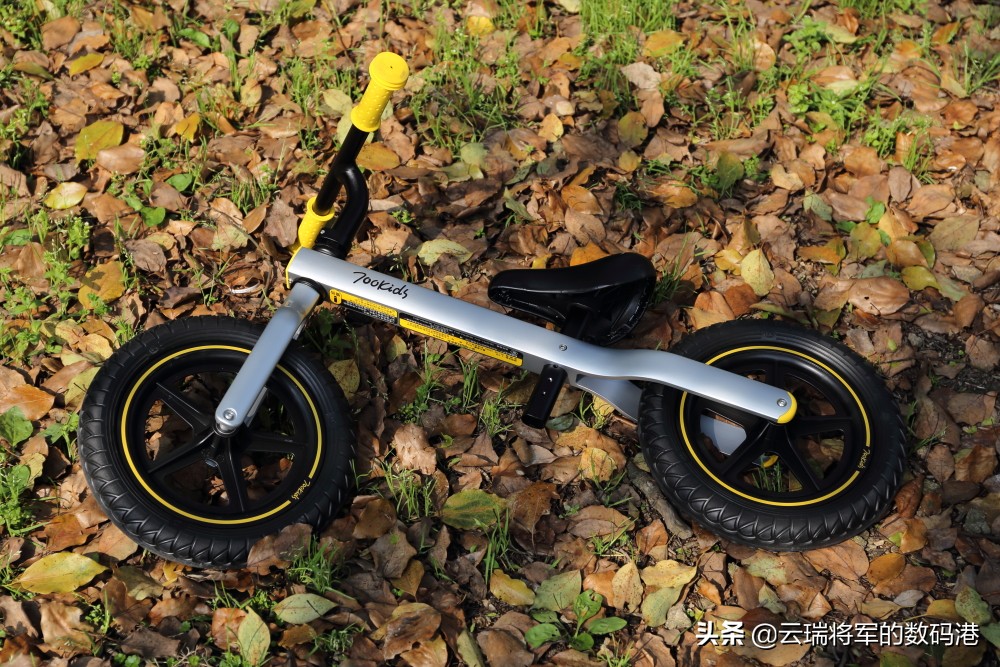 儿童1-3岁滑步车测评,宝宝平衡滑步车训练