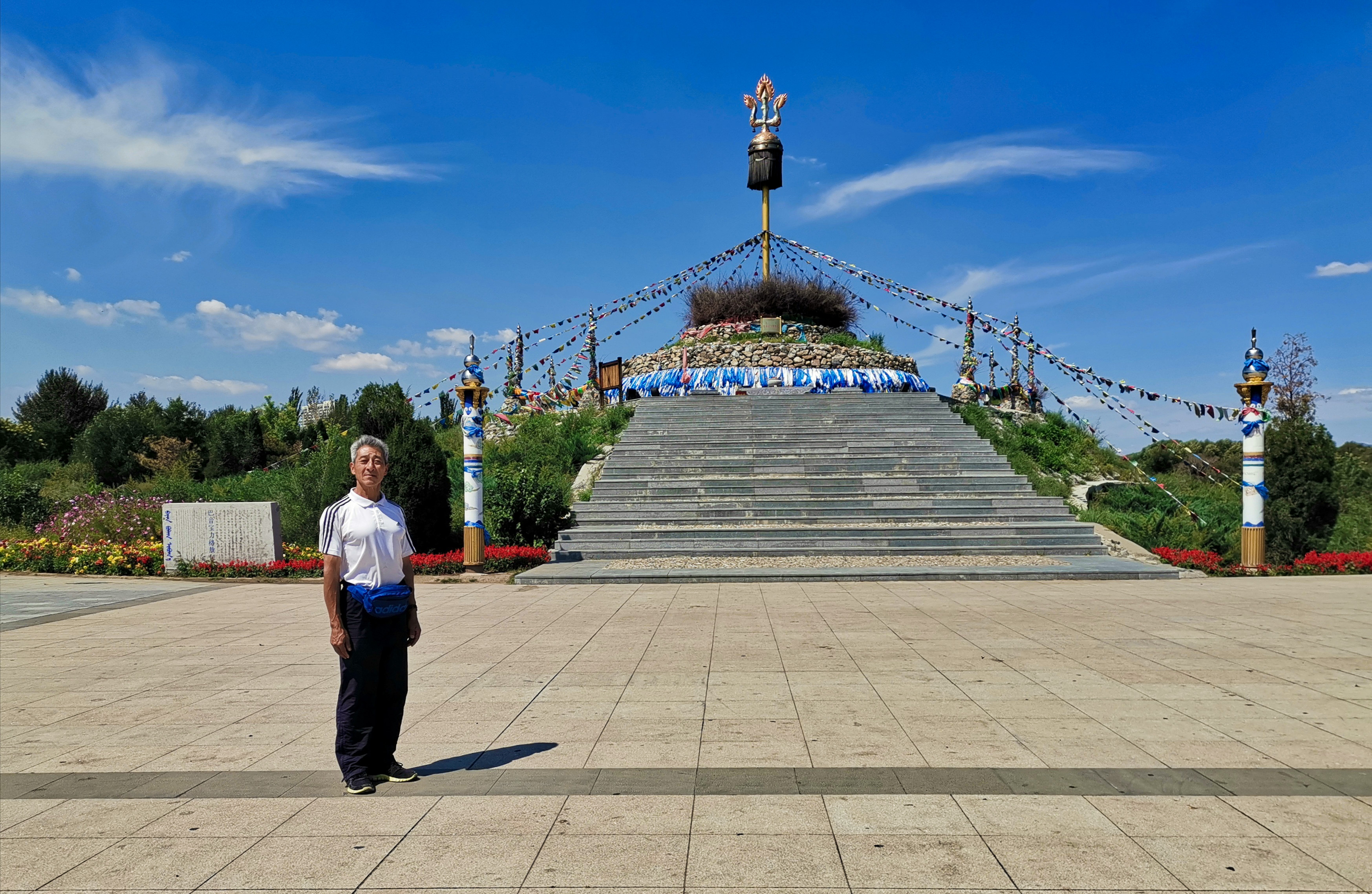 退休老人独自旅行全中国,退休老人旅游住宿