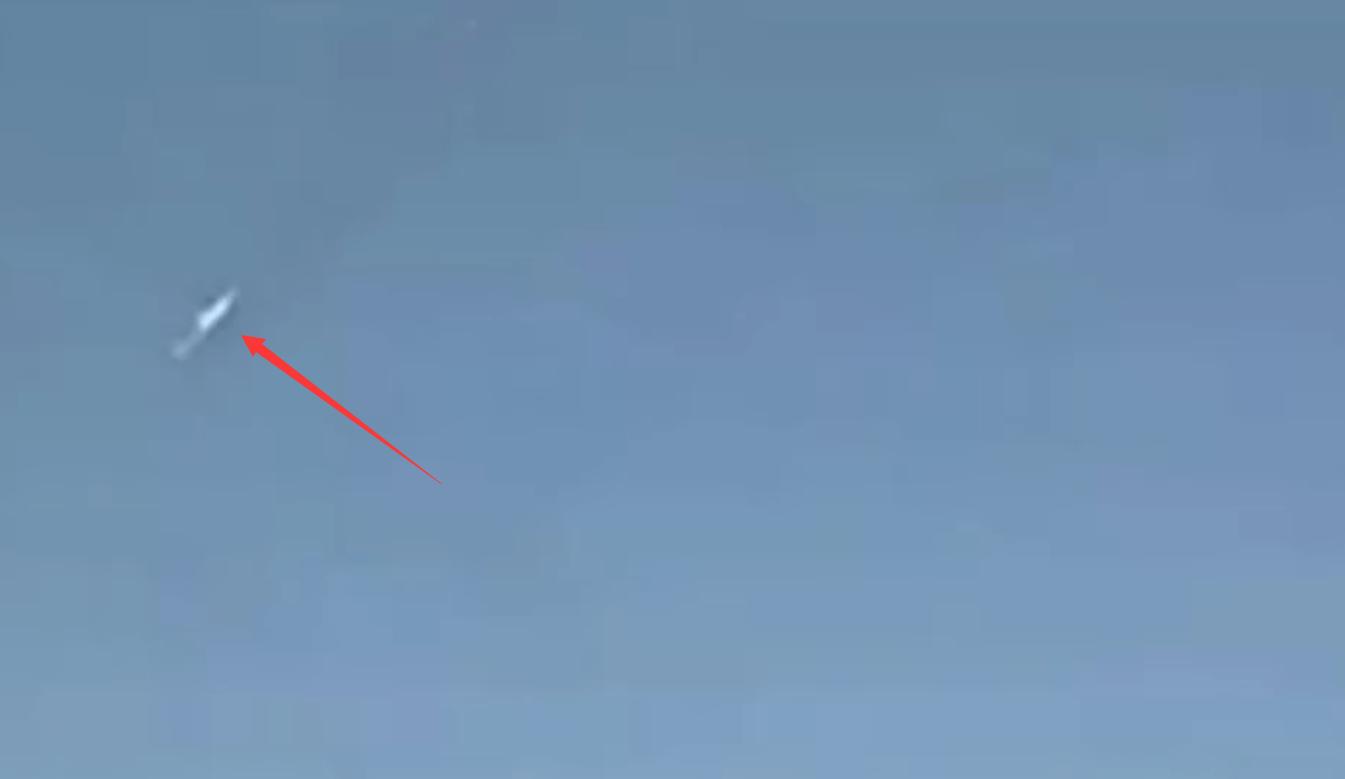 美国多地上空飞过巨大火球,美国上空为啥多次出现火球