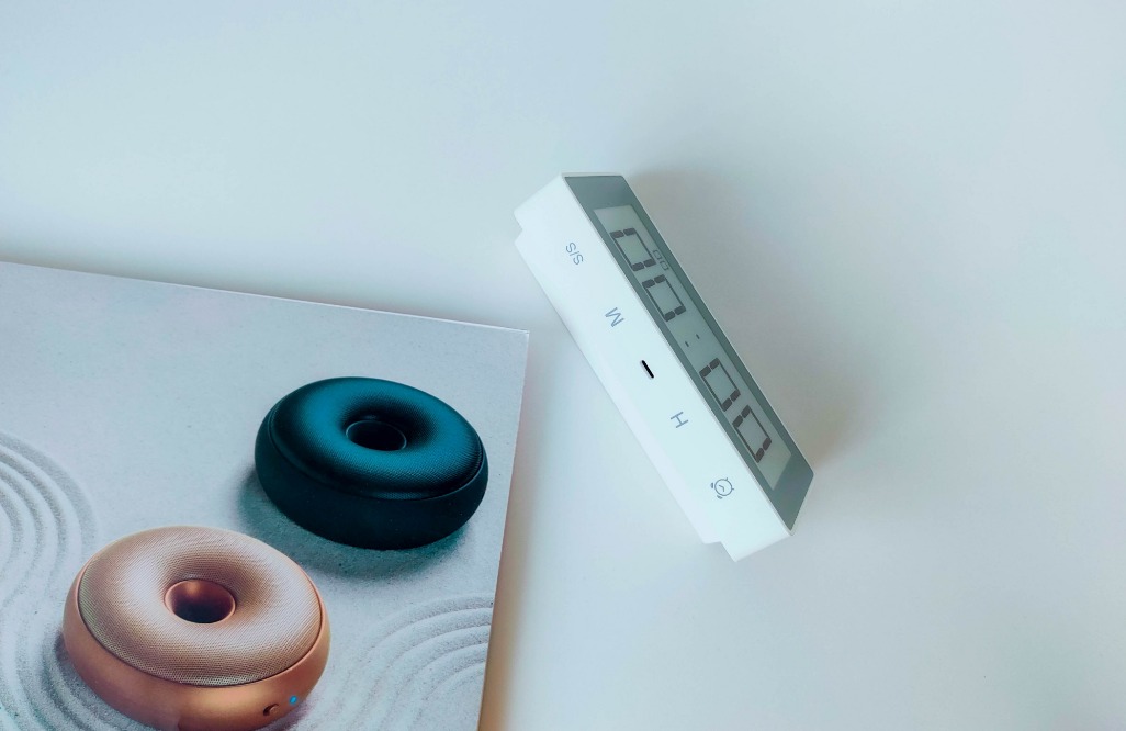 智能温湿度时钟,自动授时时钟式温湿度计