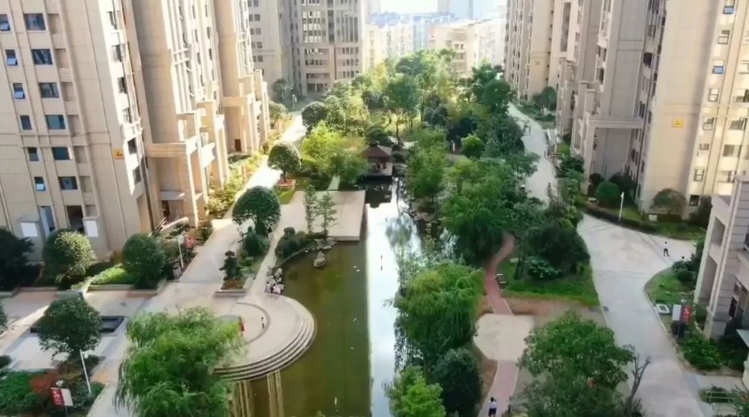 南2环，3地铁，12-31层瞭望2000m！最后1栋，卖完过年！仅12000