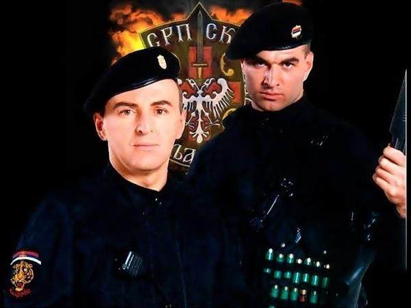 阿尔坎之虎黑道大亨率领球迷组建的塞尔维亚志愿近卫军