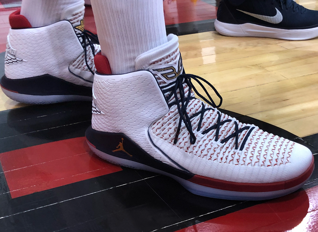 穿aj大一码但走路不舒服,aj鞋码怎么选偏大偏小