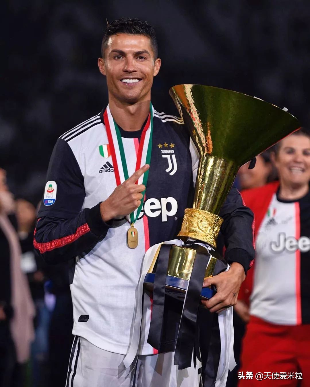 2021福布斯明星收入前十名,2023福布斯名人收入榜