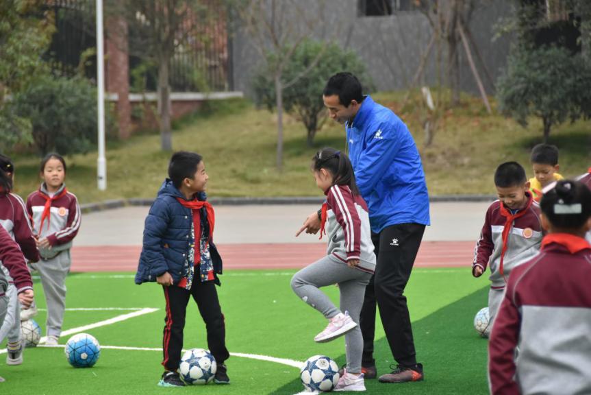 成都天府新区小学校内兴趣课,四川天府新区第六小学