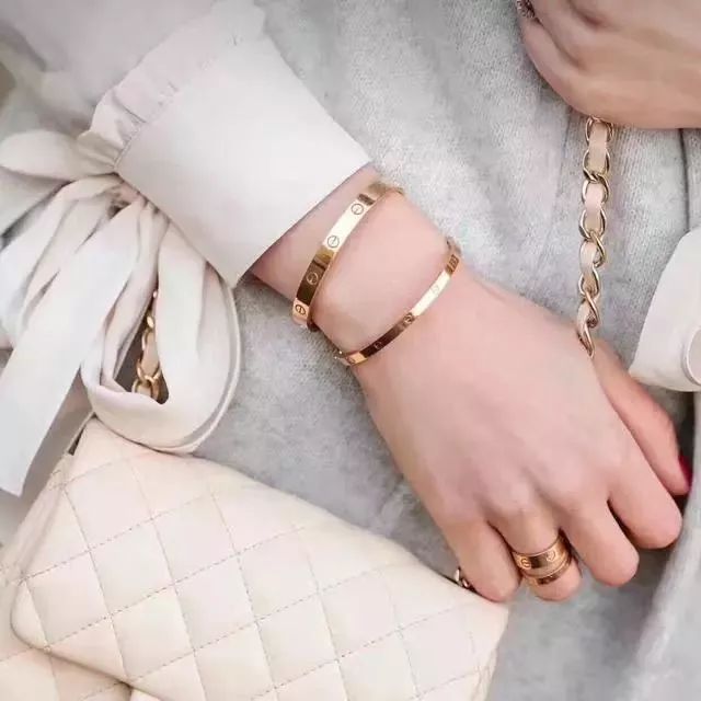 k金铂金黄金哪个更保值 (为什么k黄金和k白金颜色不一样)