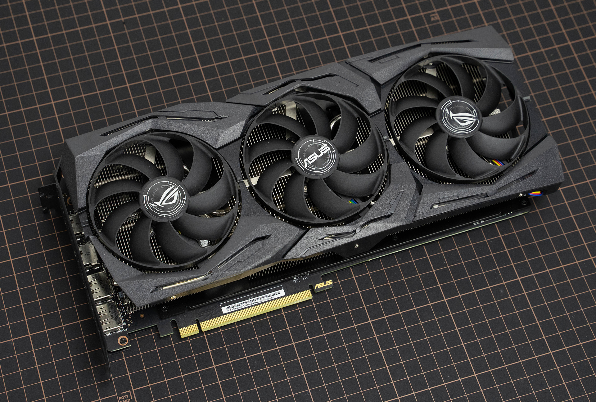 有了这台性能小钢炮未来2年游戏不用愁