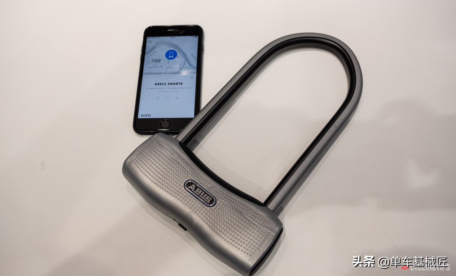 这是飞机，这是鸟……不，这是一个无压迫感的自行车车座