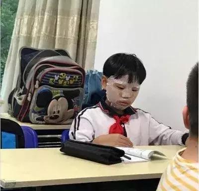 女人一生要用的几种化妆品,女人一生中必备的化妆品