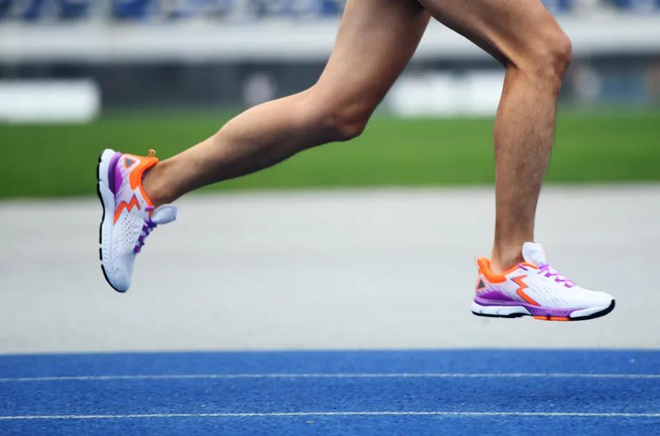 361飞飚跑鞋顶级跑者,初跑者跑鞋推荐361