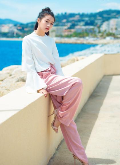 关晓彤九头身写真,抖音星动之夜关晓彤九头身身材