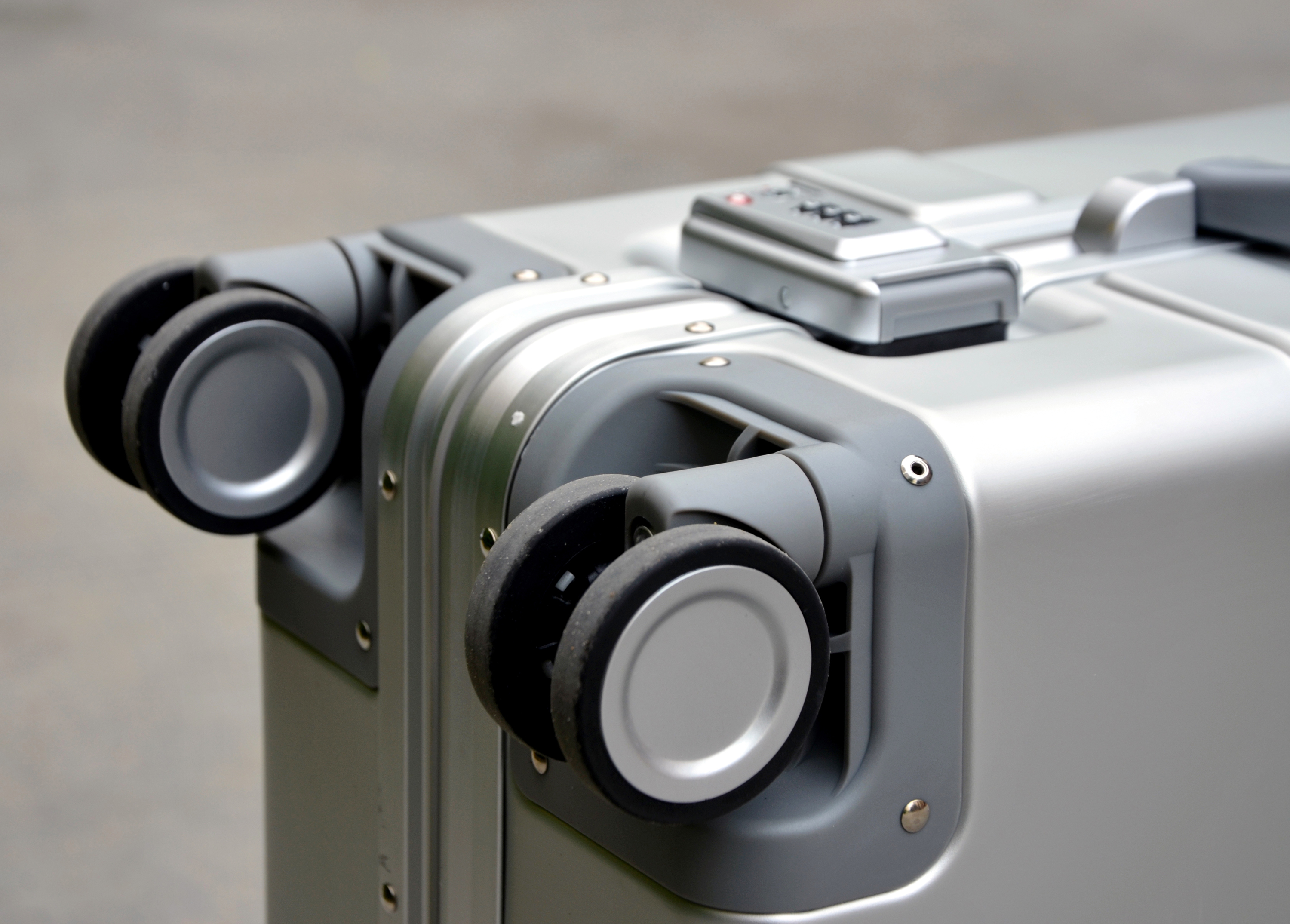 银色旅行箱拉杆箱,拉杆箱旅行箱什么牌的好