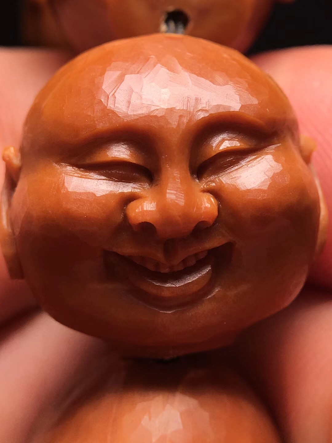 橄榄核雕手串上油盘还是干盘好看,玩文玩橄榄核雕要注意这三点