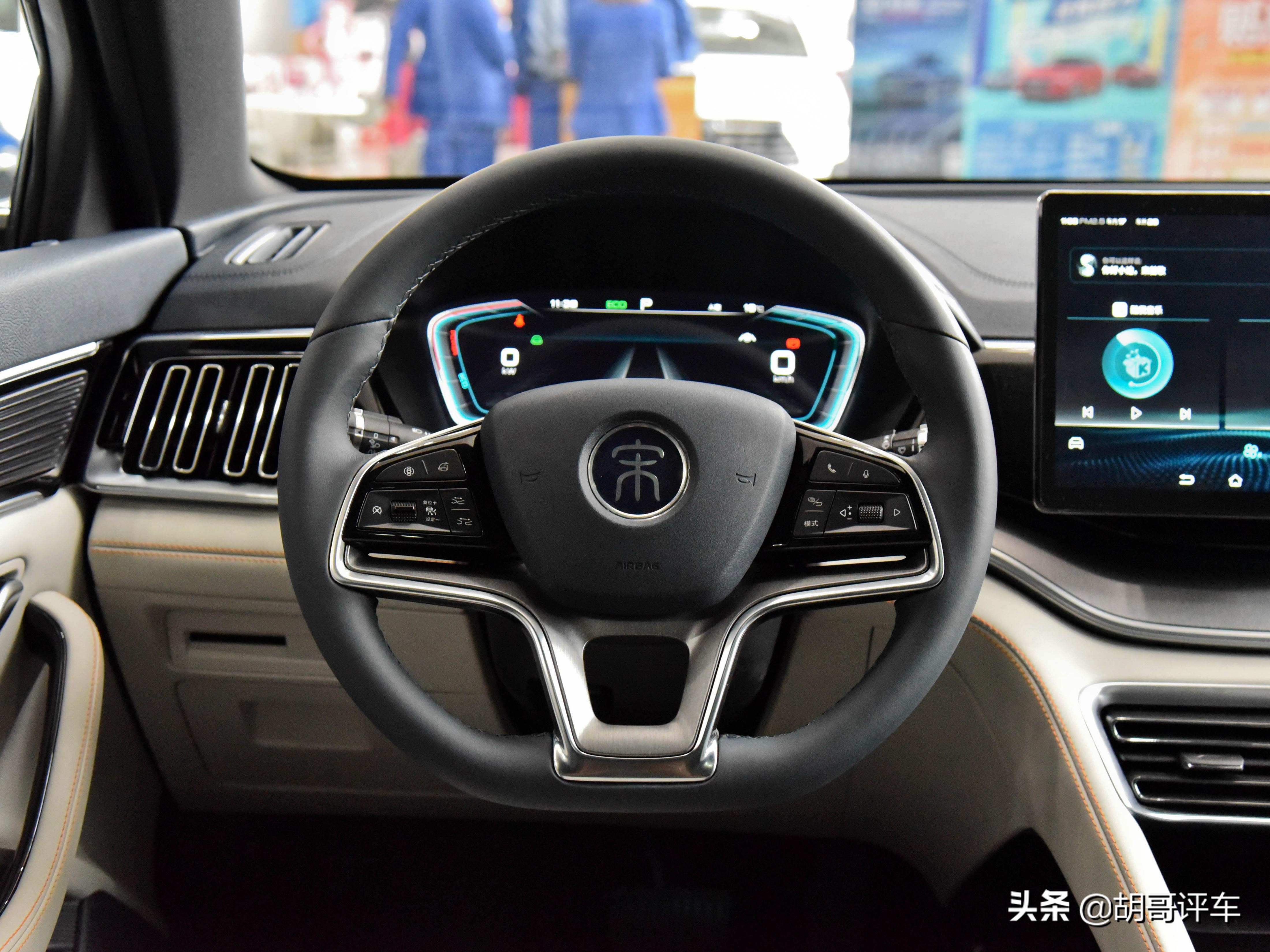 比亚迪宋plus油电混合版乘坐体验,比亚迪宋plus油电混合旗舰版测评