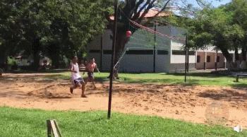 小罗拿下监狱足球赛,小罗足球顶级过人集锦