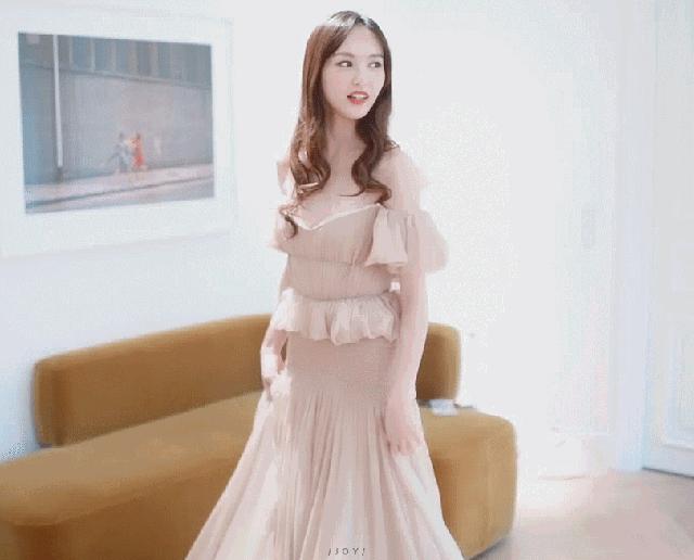 海藻卷发型好打理吗,海藻卷发型中发