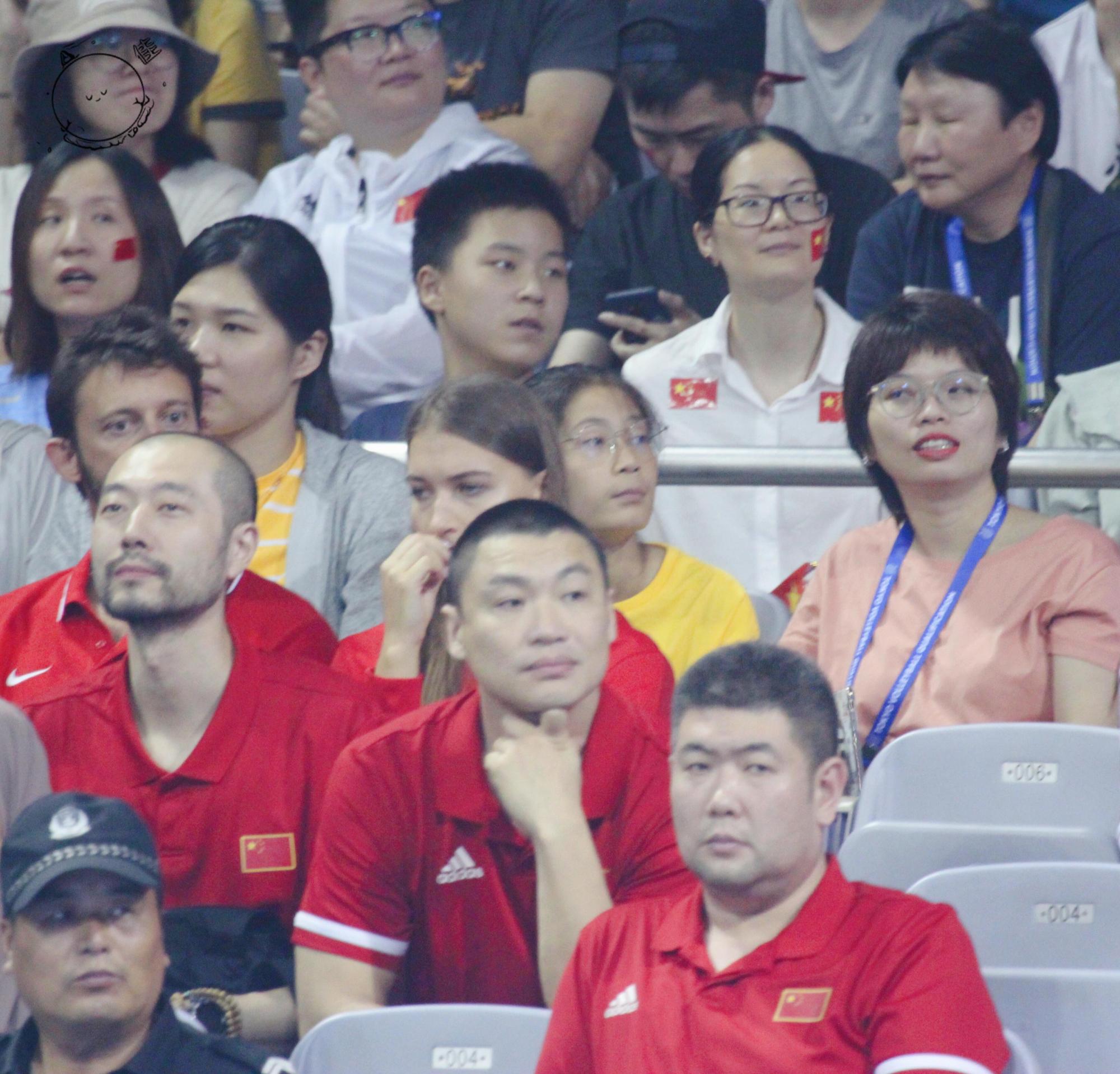 朱婷13岁的妹妹现在的情况,朱佳荟朱婷合影