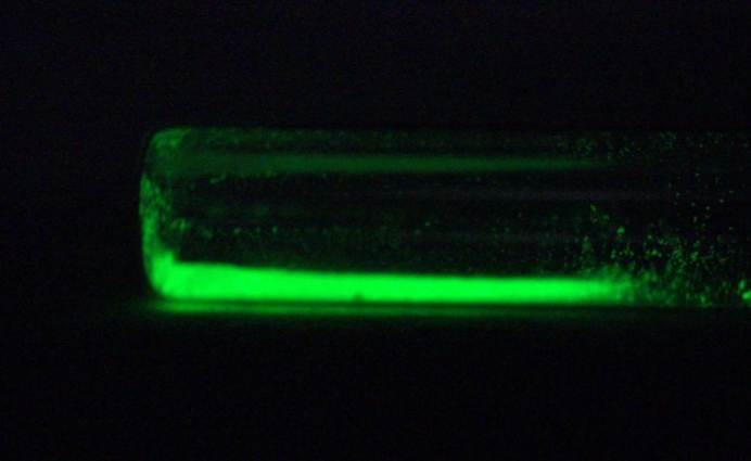 吃一口核废料会怎样？外国富豪把镭当补药，连喝1400瓶含镭药水