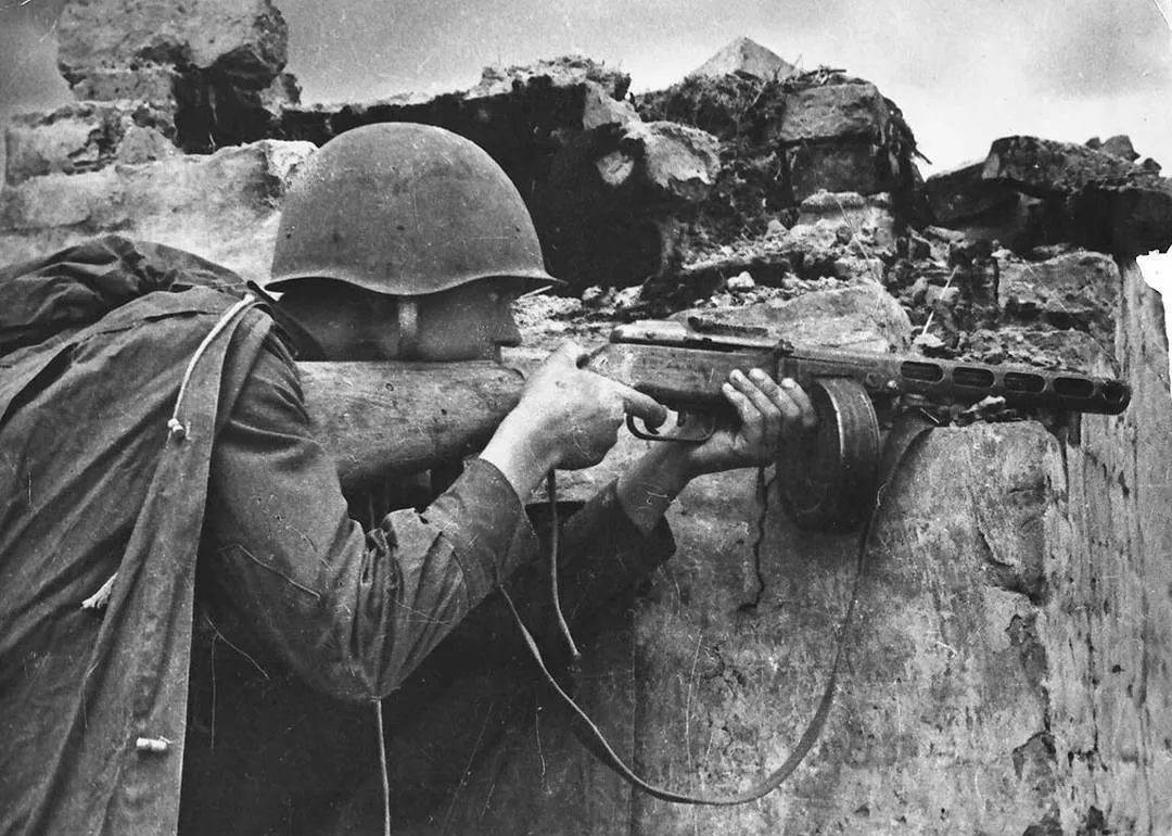 钓鱼钓出“二战神器”，苏军600万支打败德军，卫国战争胜利靠它