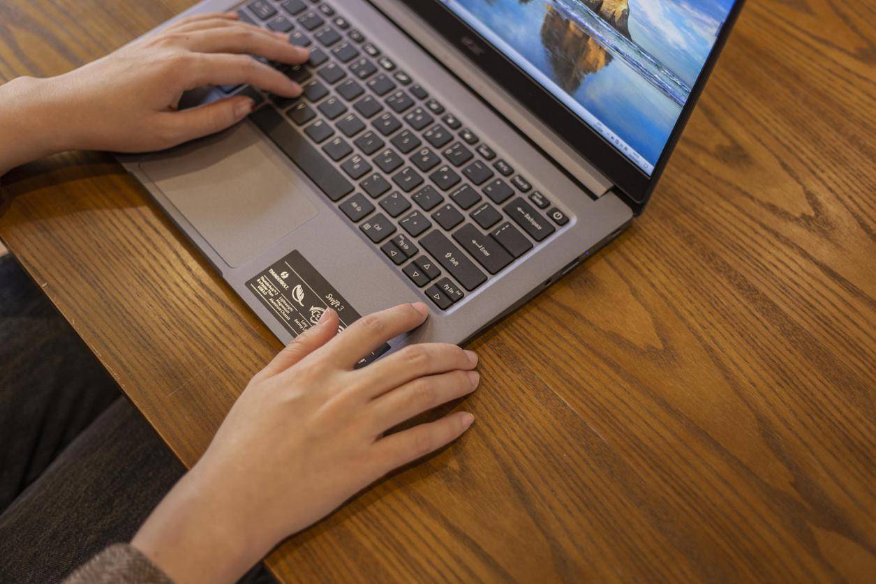 宏碁笔记本新蜂鸟33:2测评,宏碁蜂鸟sf314pro评测